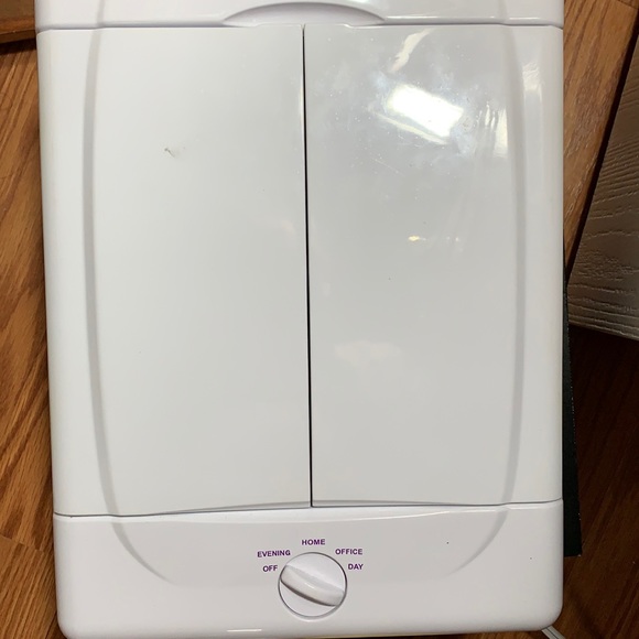 Enhanced vanity mirror with led lights . - Picture 1 of 3